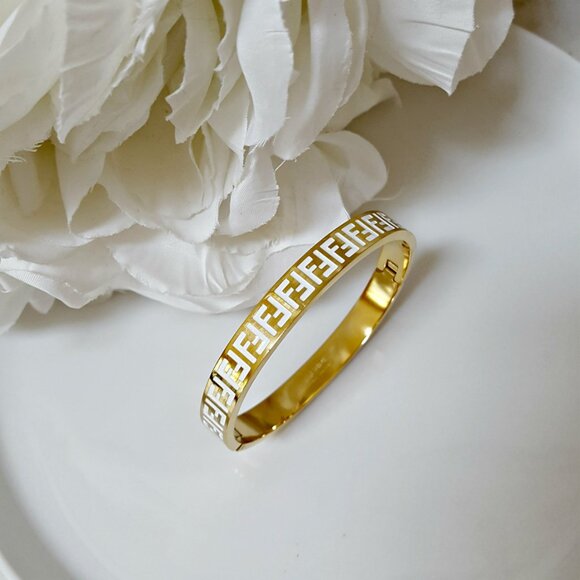 NEW! 18K PLATED Stainless LETTER BANGLE BRACELET - Picture 6 of 6